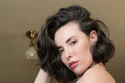 【PC/汉化/真人/SLG游戏/9.66G】妻子的电话 (A Wife’s Phone) Ver0.8.7 汉化版+真人SLG游戏+9.66G